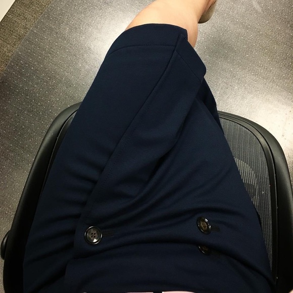 Banana Republic Navy Front Button Pencil Skirt (size 6) - Picture 10 of 10